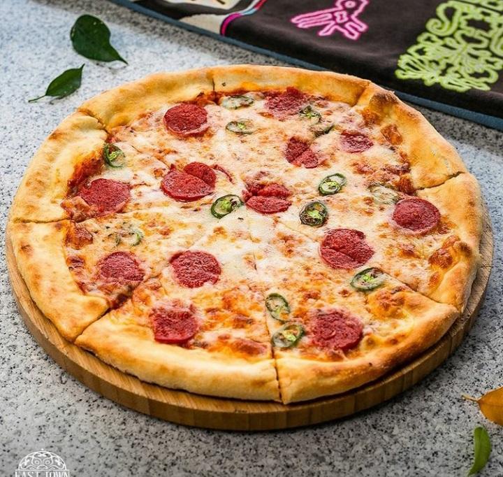 Acılı Sucuqlu Pizza 