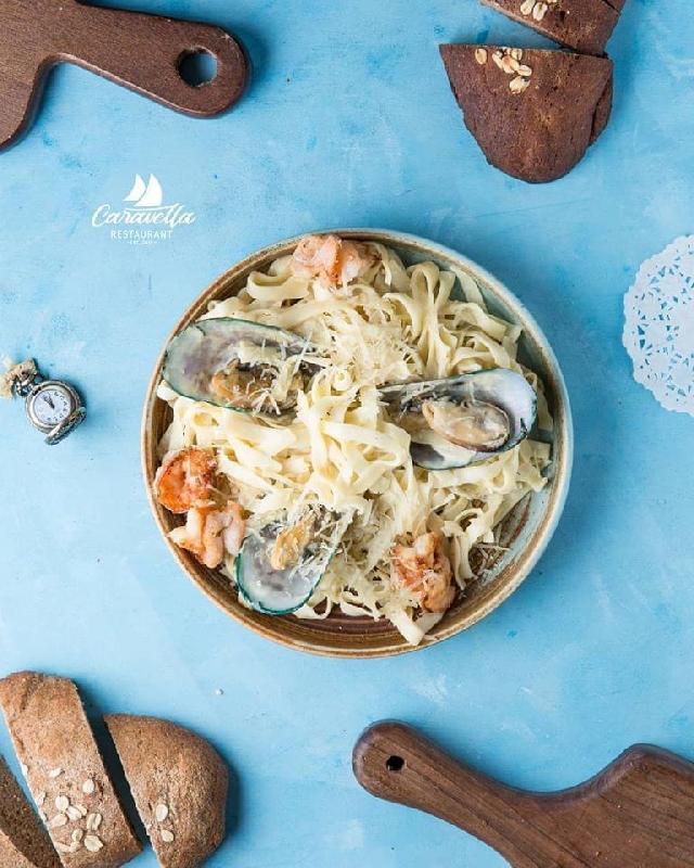 Krevetkalı midyalı pasta