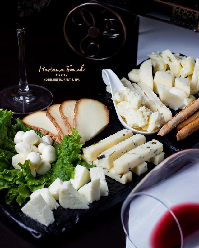 Pendir assorti