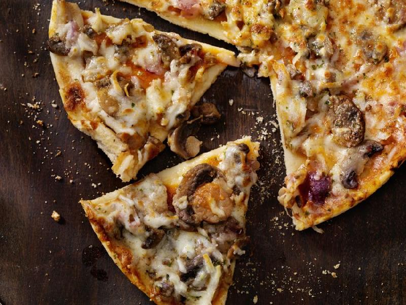 Polo funghi pizza