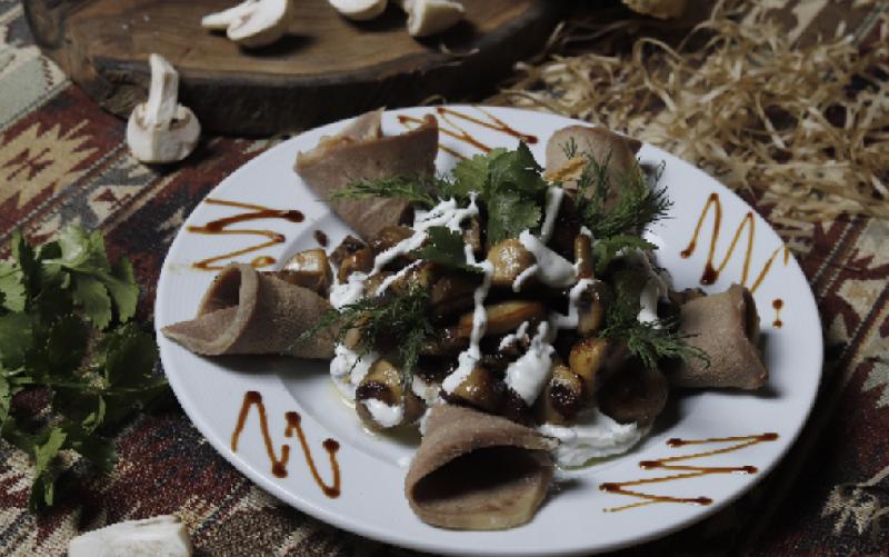 Göbələkli İsti Dil Salatı 