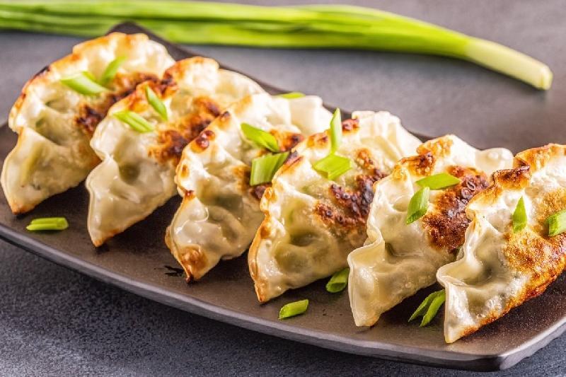 Toyuq əti ilə Gyoza