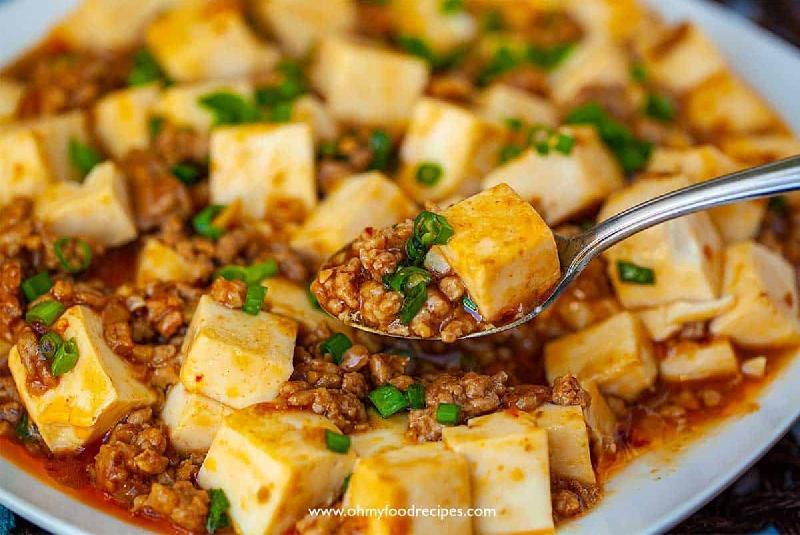 Mo-Po-Tofu Acılı Donuz Əti ilə