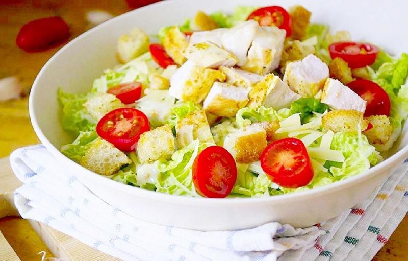 Sezar salatı
