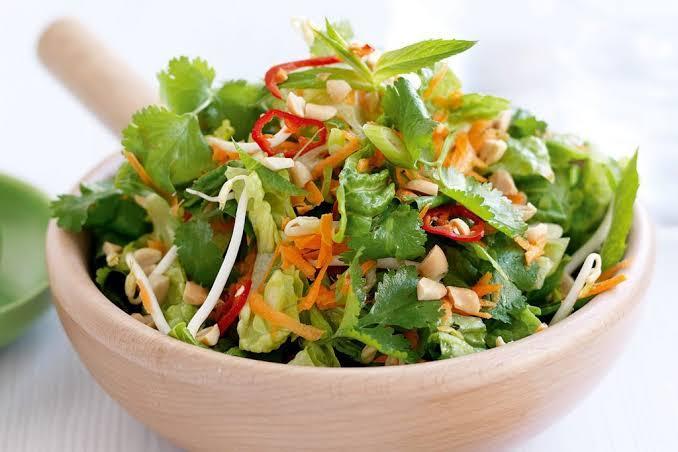 Salat narşərab və göyərti ilə