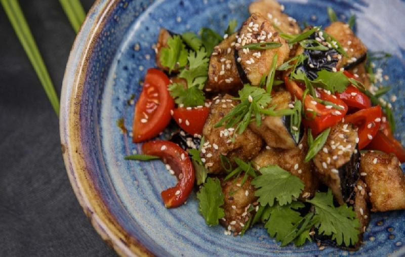 Xırt-xırt badımcanlı salat 