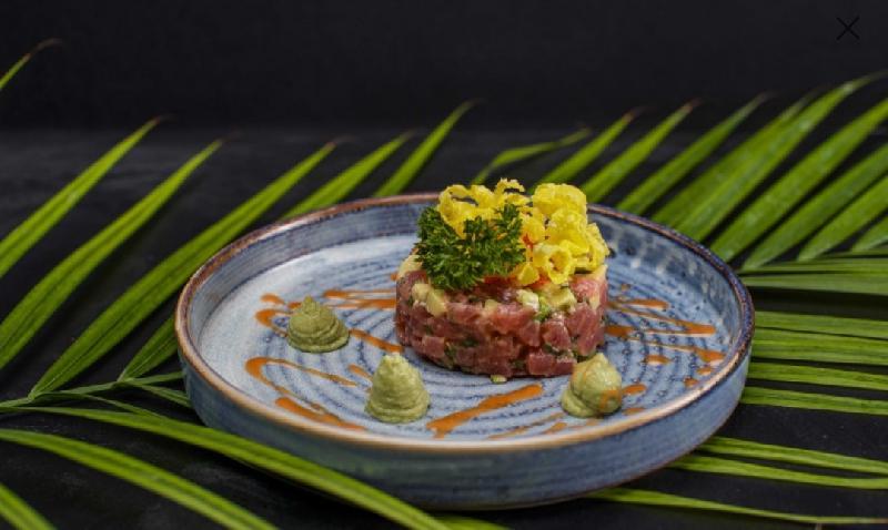 Ədviyyəli tuna balığı ilə salat