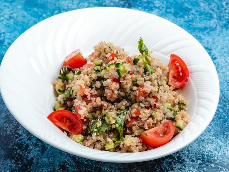 Kinoa salatı