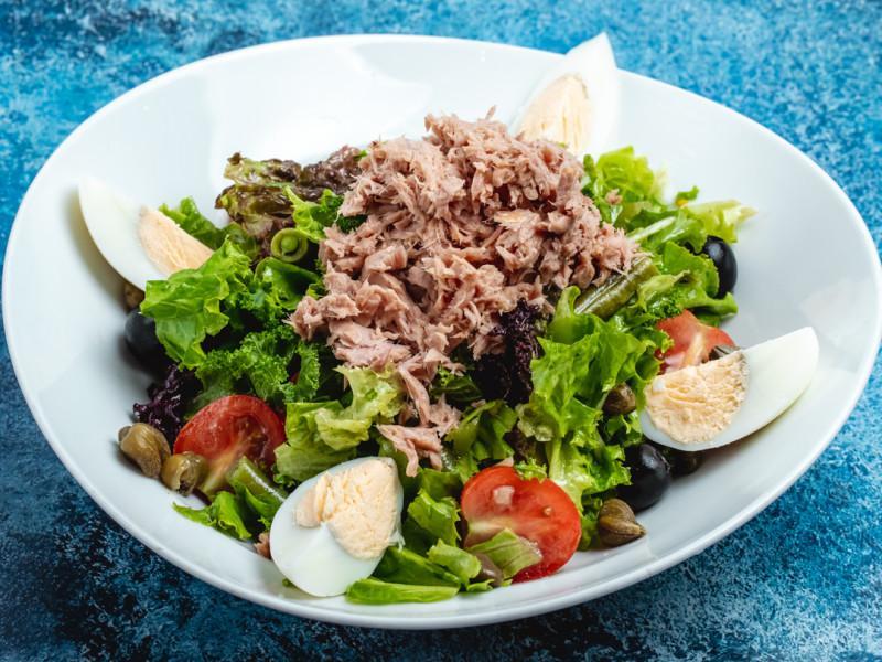 Ton balıqlı salat 