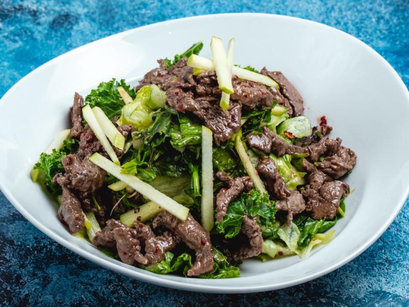 Acılı ət salatı