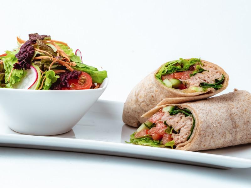 Tuna balıqlı dürüm