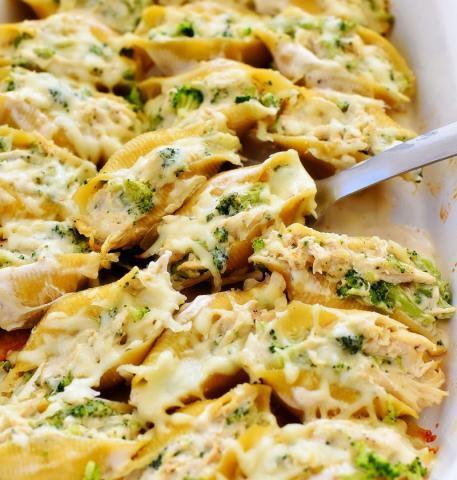 Fettuccine toyuq və ispanaq ilə