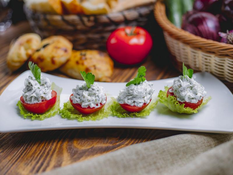 Zirənin yay doldurulmuş pomidorları