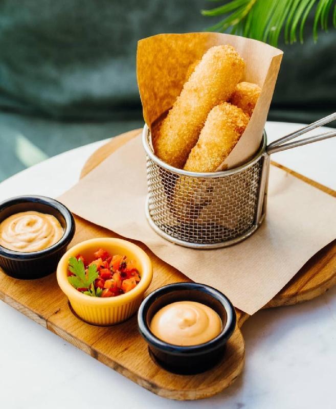 CRISPY MOZZARELLA FINGERS