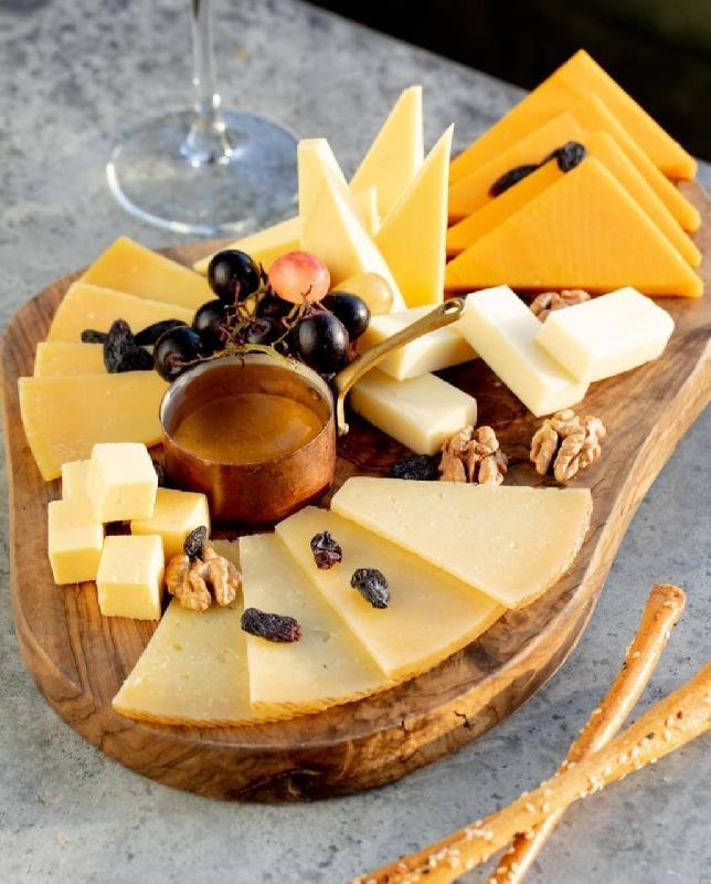 CHEESE MANCHEGO & FUMASION