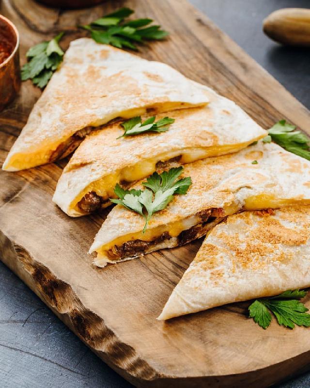 GRILLED CHICKEN QUESADILLA