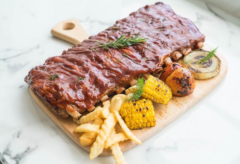 BBQ Spare Ribs with Roasted Corn