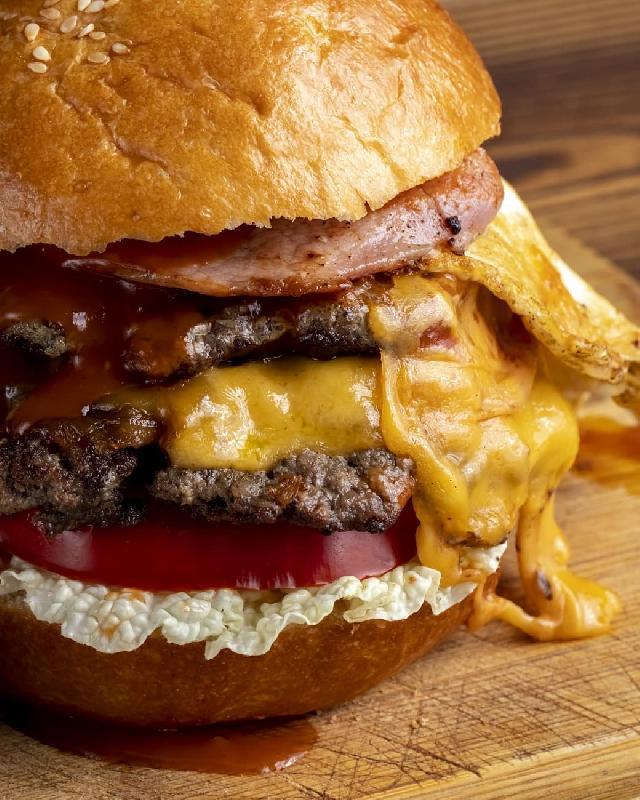 Georgian BiJo burger