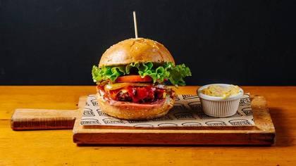 Göbələk Souslu Toyuq Burger