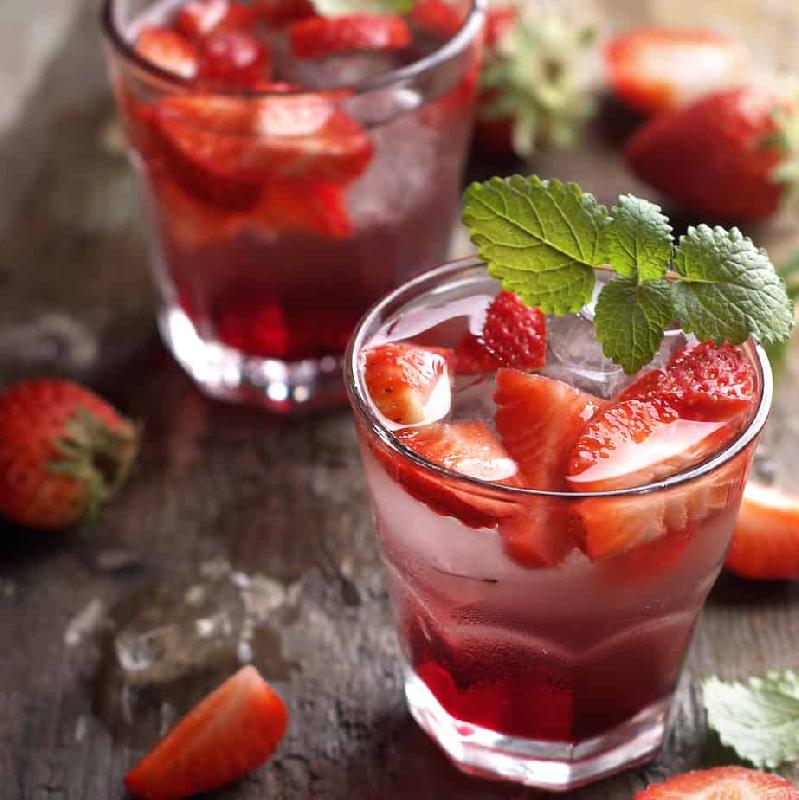 Strawberry ice tea