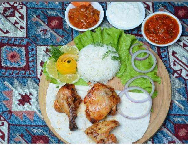 Toyuq Kababı (Qarnir Və Məzə ilə)