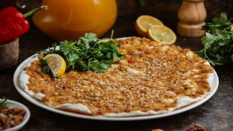 Qozlu lahmacun