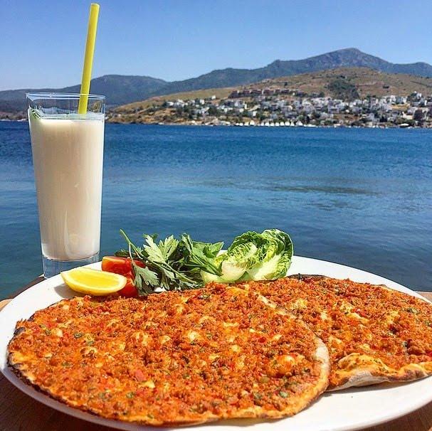 2 sadə lahmacun + 1 ayran