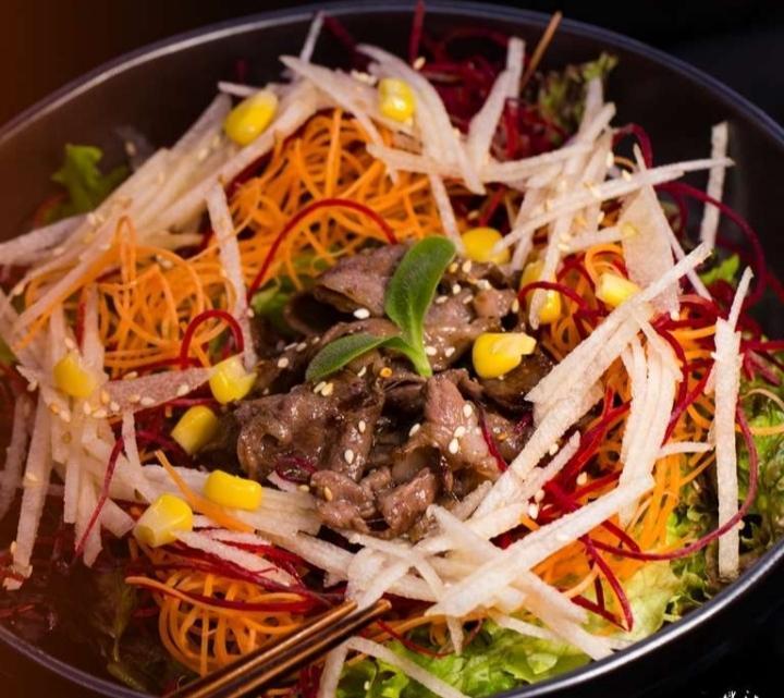 Anqus mal əti salatı
