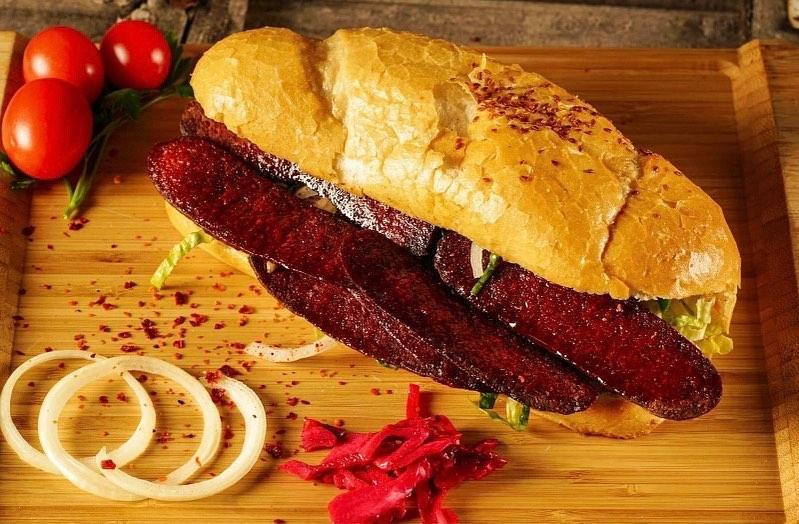 Sucuk ekmek 