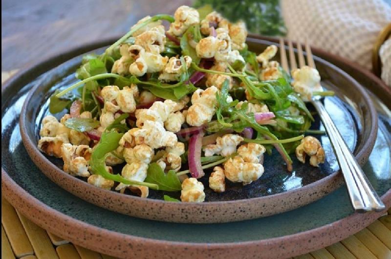 Popcorn salatı