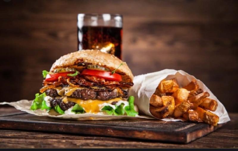 Gate 25 BigBurger kartof fri ilə