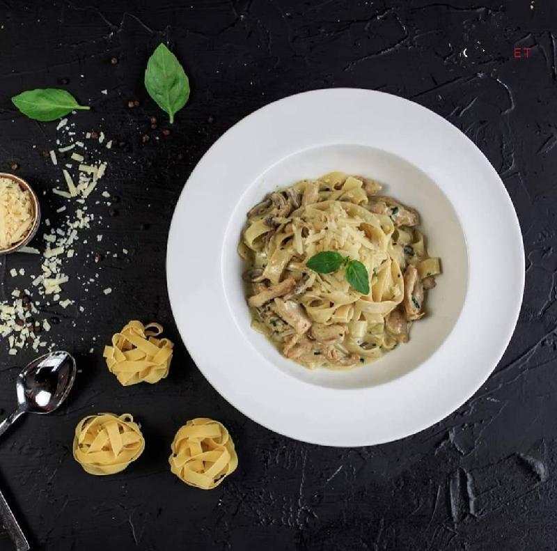 Linguine toyuqlu