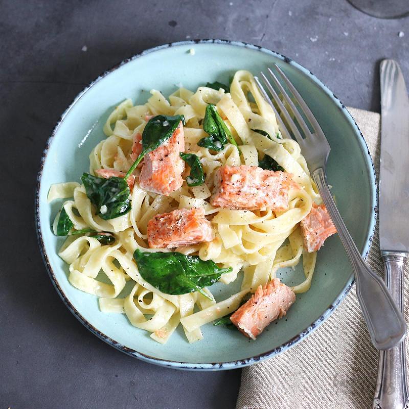 SALMON TAGLIATELLE 
