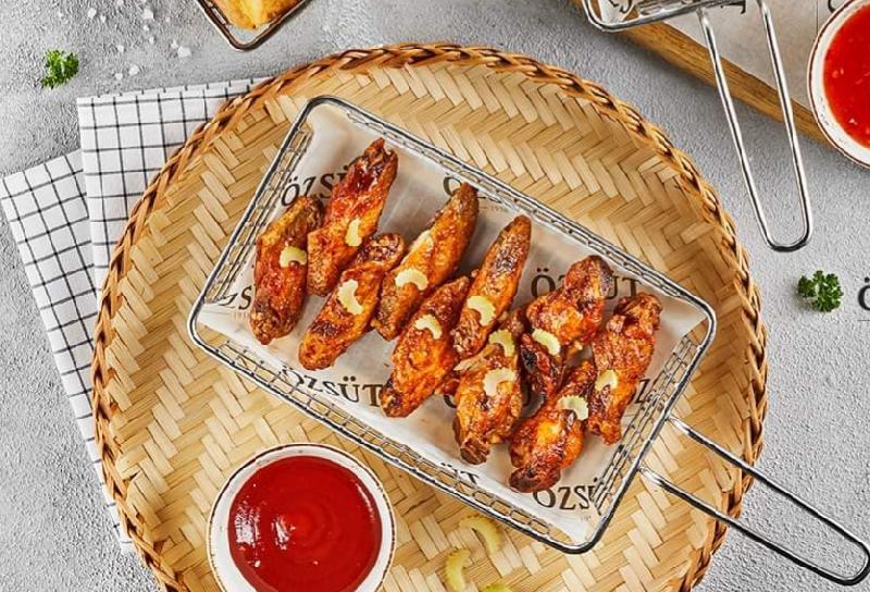 BBQ souslu toyuq qanadları