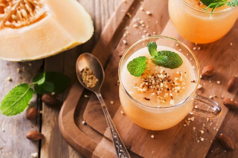 Şaftalı smoothie