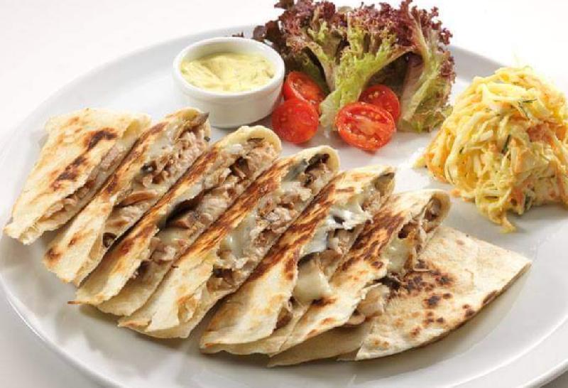 Toyuq Quesadilla