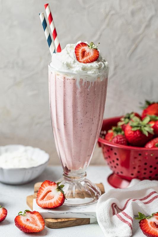 Milkşeyk çiyələk