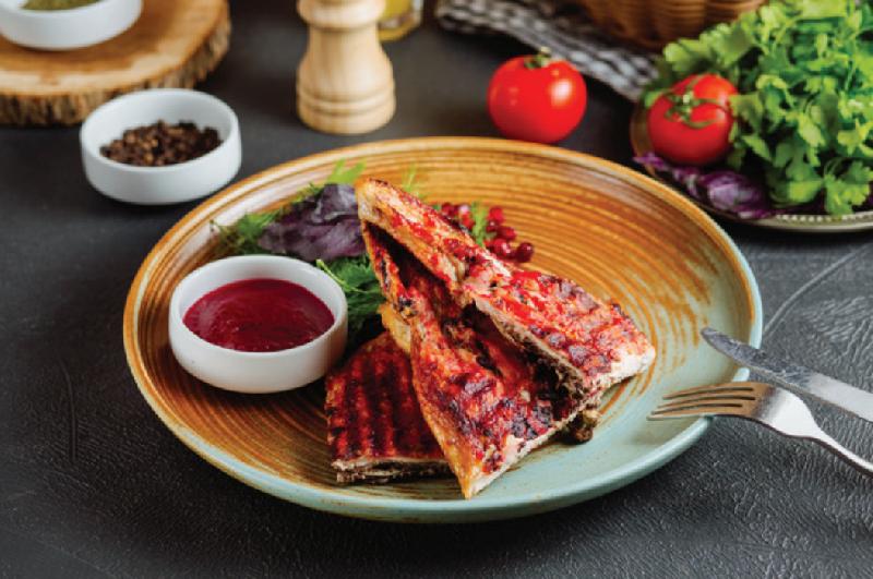Kənd çolpası zoğal sousunda