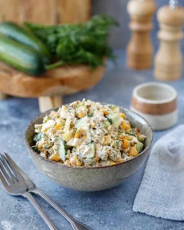 Toyuq salatı