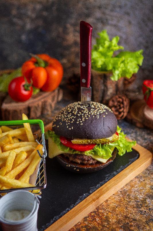 Burger qırmızı/qara