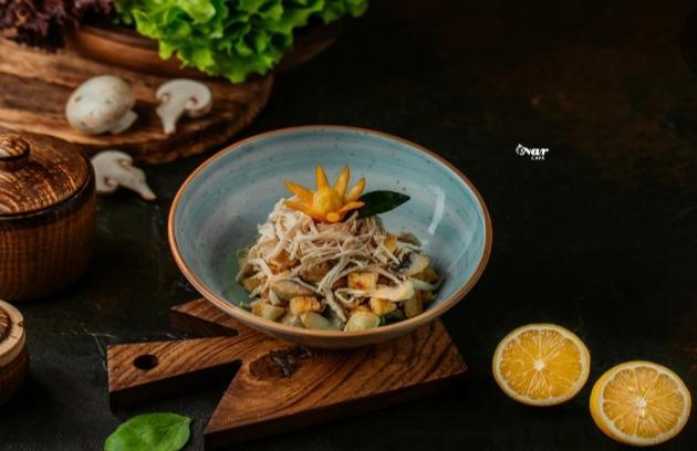 Toyuq salatı