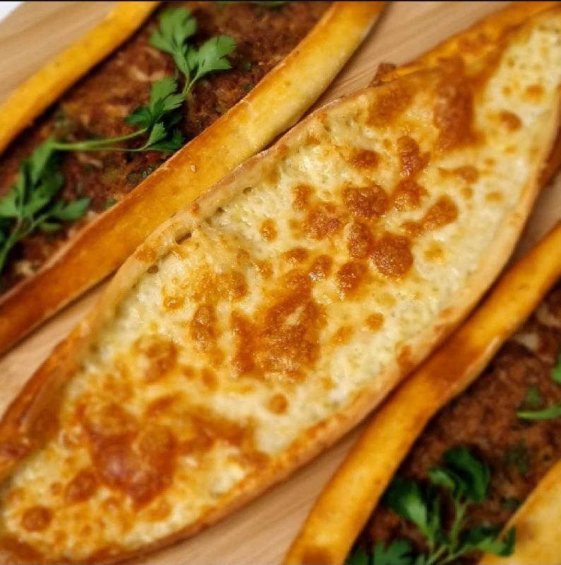 Kaşarlı Pide 