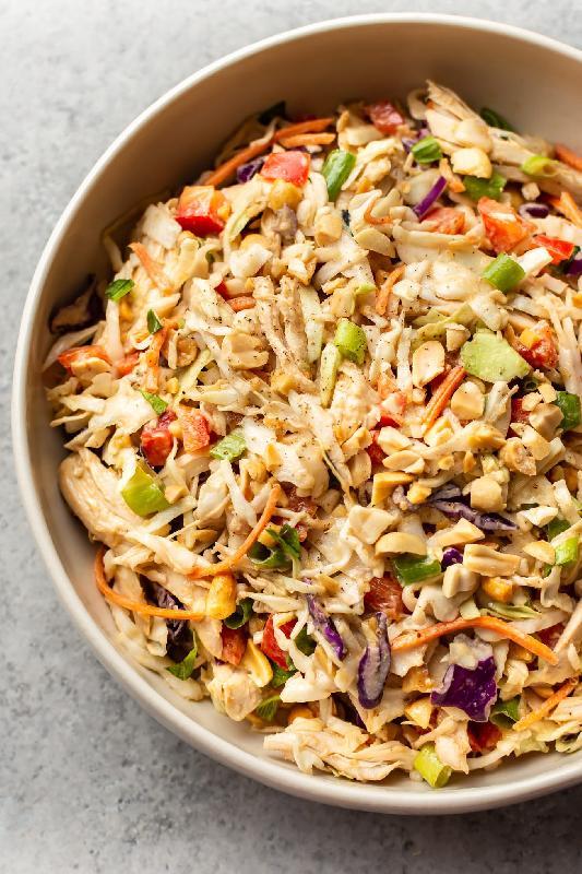 Thai toyuq salatı