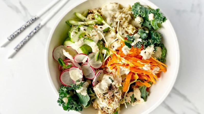 Teppanyaki qızıl balıq salatı
