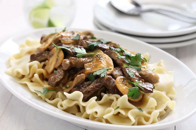 Ət stroganoff