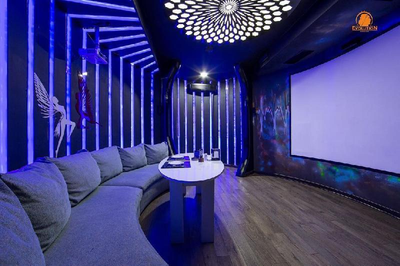 Interior view 3