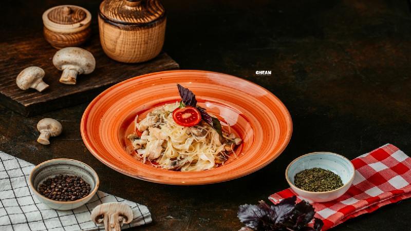 Toyuq Tagliatelle