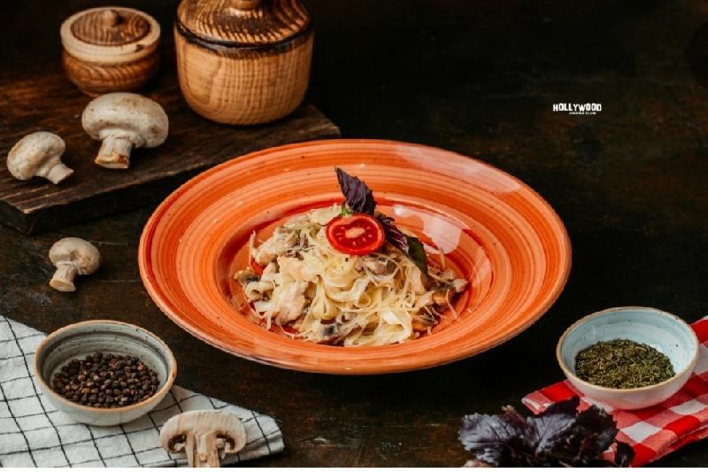 Toyuq tagliatelle 