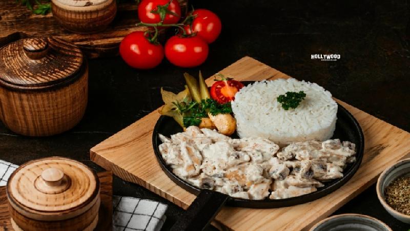 Toyuq Stroganoff 