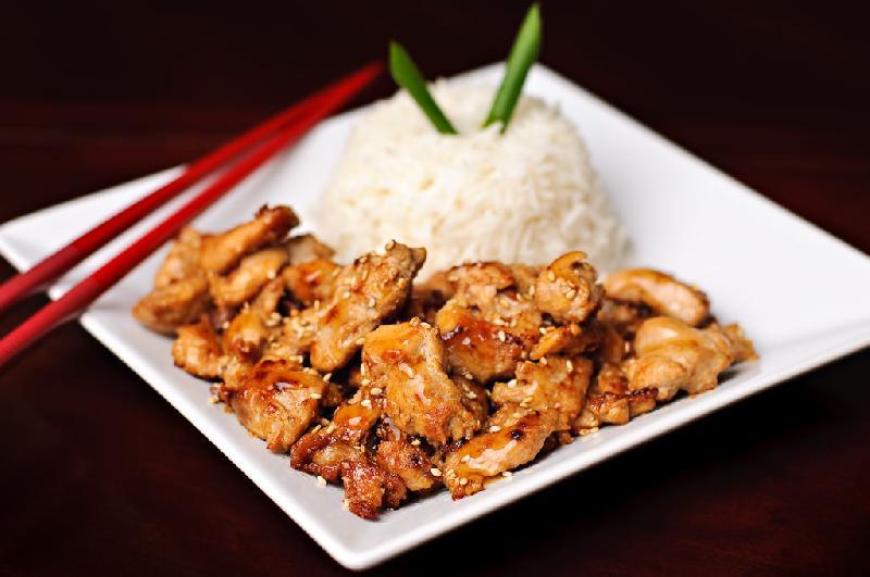 Toyuq flesi teyaki sousunda
